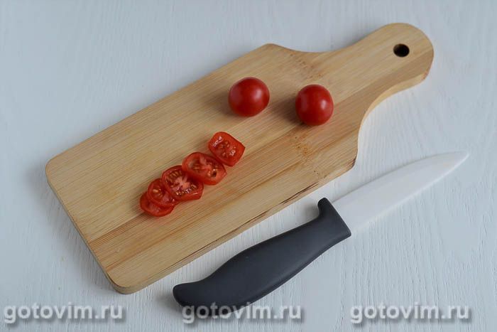 Фотографии рецепта Капрезе - итальянская закуска с моцареллой и помидорами черри, 05 Капрезе - итальянская закуска с моцареллой и помидорами черри, Шаг 05