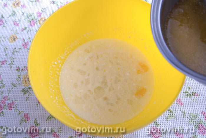 Фотографии рецепта Пирог с яблоками и сливами на кефире, 02 Пирог с яблоками и сливами на кефире, Шаг 02