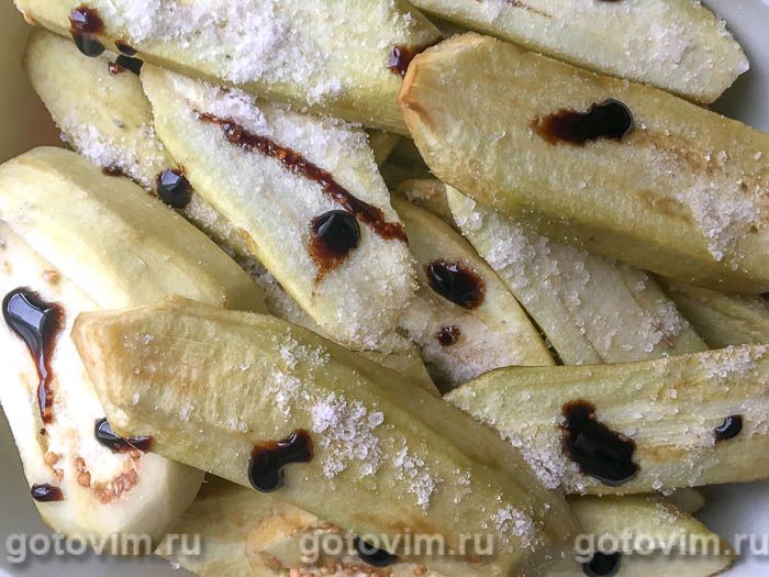 Фотографии рецепта Салат из жареных баклажанов со свежими овощами, 02 Салат из жареных баклажанов со свежими овощами, Шаг 02
