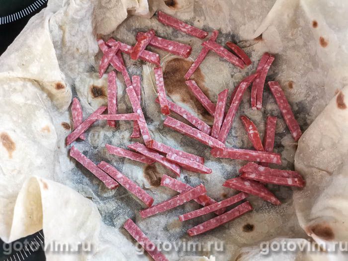Фотографии рецепта Конвертик из лаваша с колбасой, сыром и яйцом на сковороде, 03 Конвертик из лаваша с колбасой, сыром и яйцом на сковороде, Шаг 03