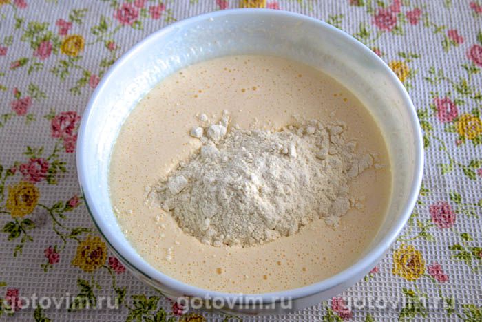 Фотографии рецепта Быстрый заливной кекс с алычой и яблоками, 02 Быстрый заливной кекс с алычой и яблоками, Шаг 02