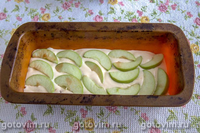 Фотографии рецепта Быстрый заливной кекс с алычой и яблоками, 04 Быстрый заливной кекс с алычой и яблоками, Шаг 04