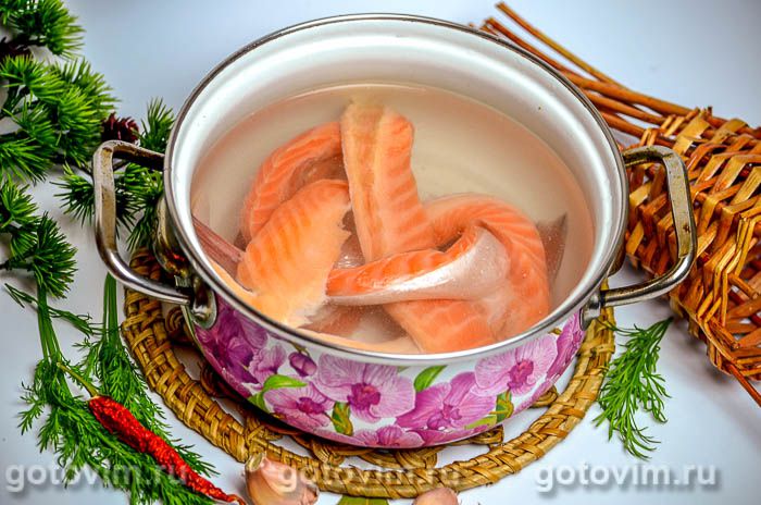 Фотографии рецепта Заливное из красной рыбы, 01 Заливное из красной рыбы, Шаг 01