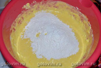 Фотографии рецепта Заливной пирог с сосисками и сыром, 03 Заливной пирог с сосисками и сыром, Шаг 03