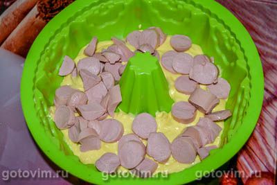 Фотографии рецепта Заливной пирог с сосисками и сыром, 05 Заливной пирог с сосисками и сыром, Шаг 05