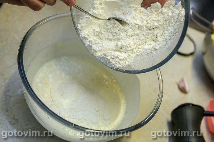 Фотографии рецепта Заливной пирог с лисичками и беконом, 05 Заливной пирог с лисичками и беконом, Шаг 05