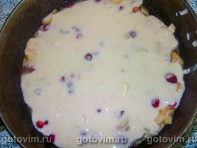 Фотографии рецепта Заливной пирог с яблоками и земляникой, 07 Заливной пирог с яблоками и земляникой, Шаг 07