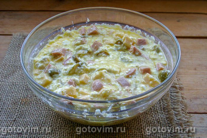 Фотографии рецепта Творожная запеканка с сыром, сосисками и оливками, 06 Творожная запеканка с сыром, сосисками и оливками, Шаг 06