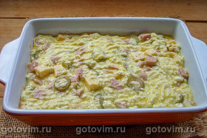 Фотографии рецепта Творожная запеканка с сыром, сосисками и оливками, 07 Творожная запеканка с сыром, сосисками и оливками, Шаг 07