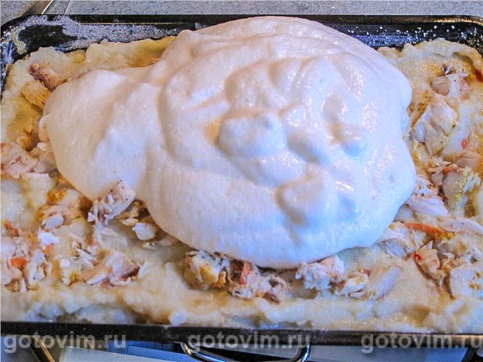 Фотографии рецепта Картофельная запеканка с рыбой под белковой шапкой, 03 Картофельная запеканка с рыбой под белковой шапкой, Шаг 03