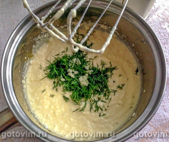 Фотографии рецепта Творожно-сырная запеканка с крабовыми палочками, 03 Творожно-сырная запеканка с крабовыми палочками, Шаг 03