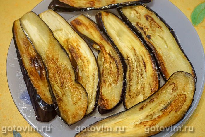 Фотографии рецепта Завитки из куриного филе с баклажанами и орехами в микроволновке, 02 Завитки из куриного филе с баклажанами и орехами в микроволновке, Шаг 02