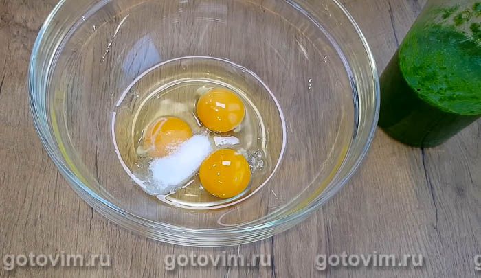 Фотографии рецепта Зеленые блины с начинкой из сыра и селедки, 01 Зеленые блины с начинкой из сыра и селедки, Шаг 01