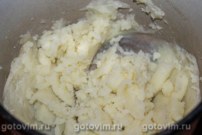 Фотографии рецепта Пирожки с картошкой и мясом жаренные во фритюре, 03 Пирожки с картошкой и мясом жаренные во фритюре, Шаг 03