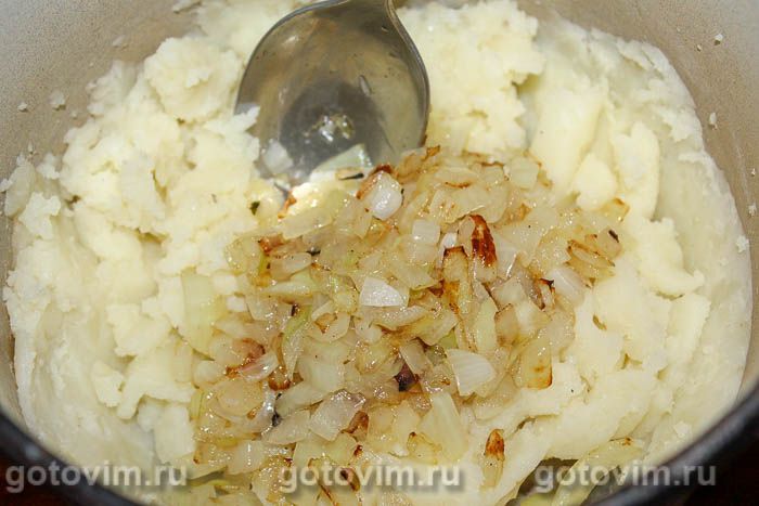 Фотографии рецепта Пирожки с картошкой и мясом жаренные во фритюре, 04 Пирожки с картошкой и мясом жаренные во фритюре, Шаг 04
