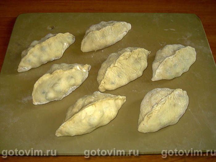 Фотографии рецепта Жареные пирожки с черной смородиной, 03 Жареные пирожки с черной смородиной, Шаг 03