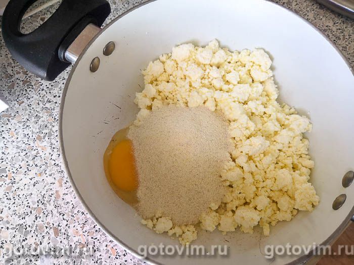 Фотографии рецепта Творожная запеканка с ягодами шелковицы, 02 Творожная запеканка с ягодами шелковицы, Шаг 02