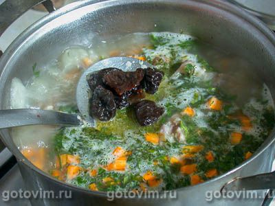 Баранина с овощами и черносливом