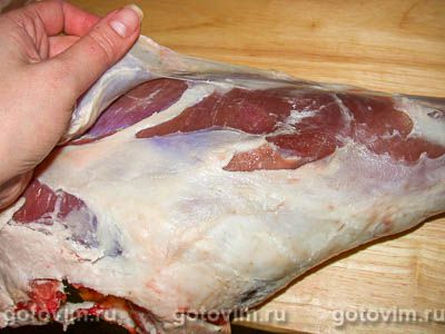 Баранья нога, запеченная с горчицей и зеленью Баранья нога, запеченная с горчицей и зеленью