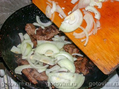 Азу с грибами и томатным соусом Азу с грибами и томатным соусом