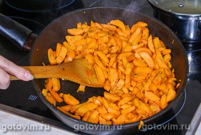 Говядина с морковью и черносливом Говядина с морковью и черносливом