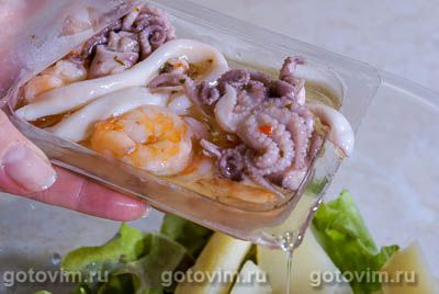 Картофельный салат с морепродуктами