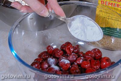 Вишневый крамбль с коричневым сахаром Brown&White Вишневый крамбль с коричневым сахаром Brown&White