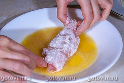 Рулетики из куриной грудки с сыром бри