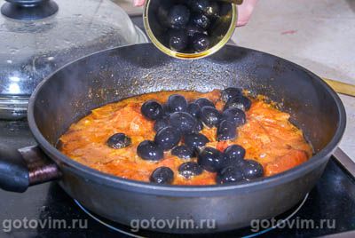 Курица с помидорами и маслинами