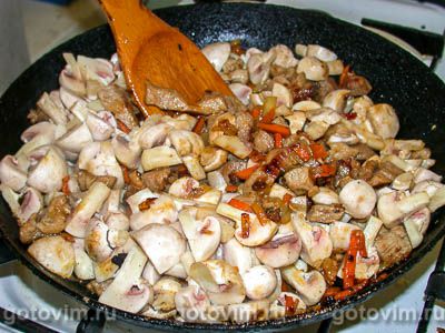Мясо с грибами в сметане Мясо с грибами в сметане