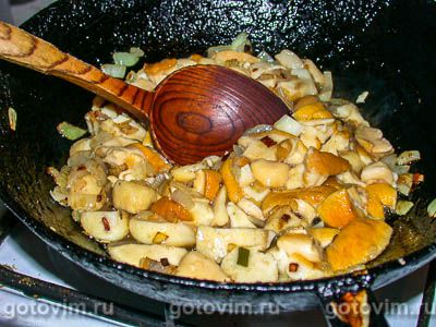 Мясо с солеными грибами Мясо с солеными грибами