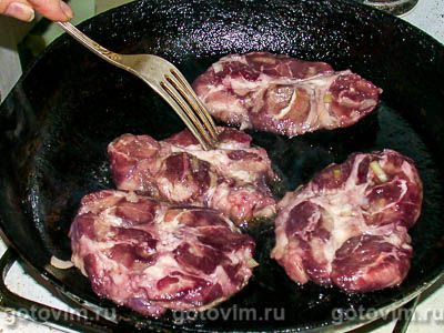 Мясо в красном вине