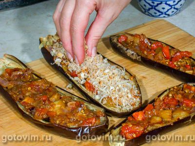 Печеные баклажаны с сухарями