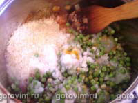 Нежная куриная печень с рисом и горошком Нежная куриная печень с рисом и горошком