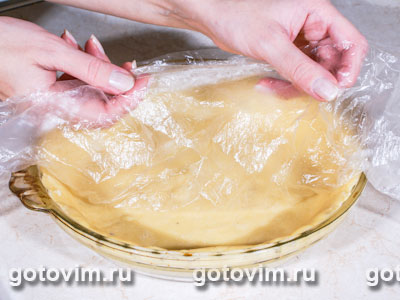 Пирог с брусникой и сливками