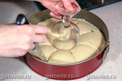 Пирог с брынзой и рукколой