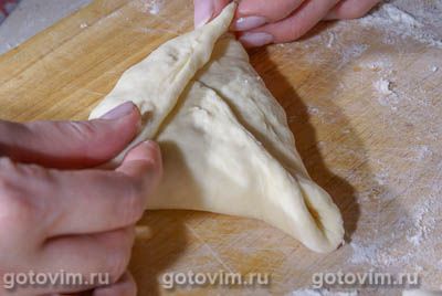 Треугольные пирожки с капустой Треугольные пирожки с капустой