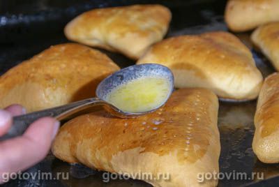 Треугольные пирожки с капустой Треугольные пирожки с капустой