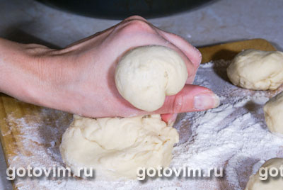 Пирожки с белыми грибами и картофелем
