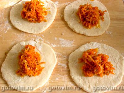 Пирожки с морковью и орехами Пирожки с морковью и орехами