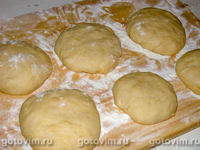 Пирожки из дрожжевого теста с яблоками Пирожки из дрожжевого теста с яблоками