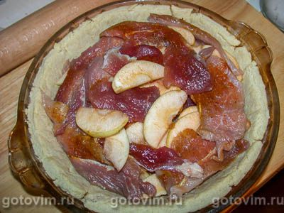 Пирог с мясом и яблоками Пирог с мясом и яблоками