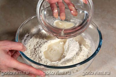 Пицца с моцареллой и пепперони Пицца с моцареллой и пепперони