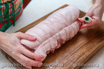 Рулет из корейки с айвой Рулет из корейки с айвой