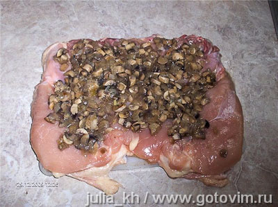 Рулет из курицы с грибами и моцареллой Рулет из курицы с грибами и моцареллой
