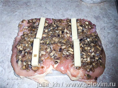 Рулет из курицы с грибами и моцареллой Рулет из курицы с грибами и моцареллой