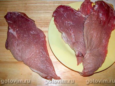 Мясные рулетики с ореховой начинкой Мясные рулетики с ореховой начинкой