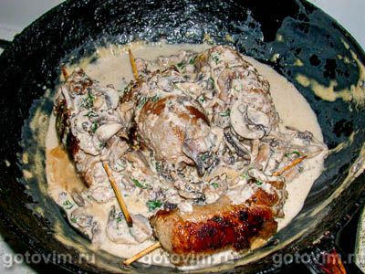 Мясные рулетики с ореховой начинкой Мясные рулетики с ореховой начинкой