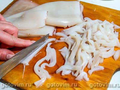 Салат из кальмаров с огурцами