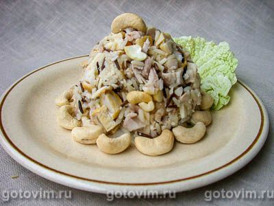 Рисовый салат c курицей, кешью и грибами